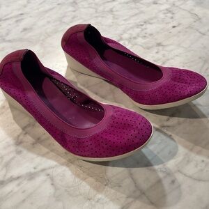 Cole haan Gilmore wedge perforated eyelet fuschia